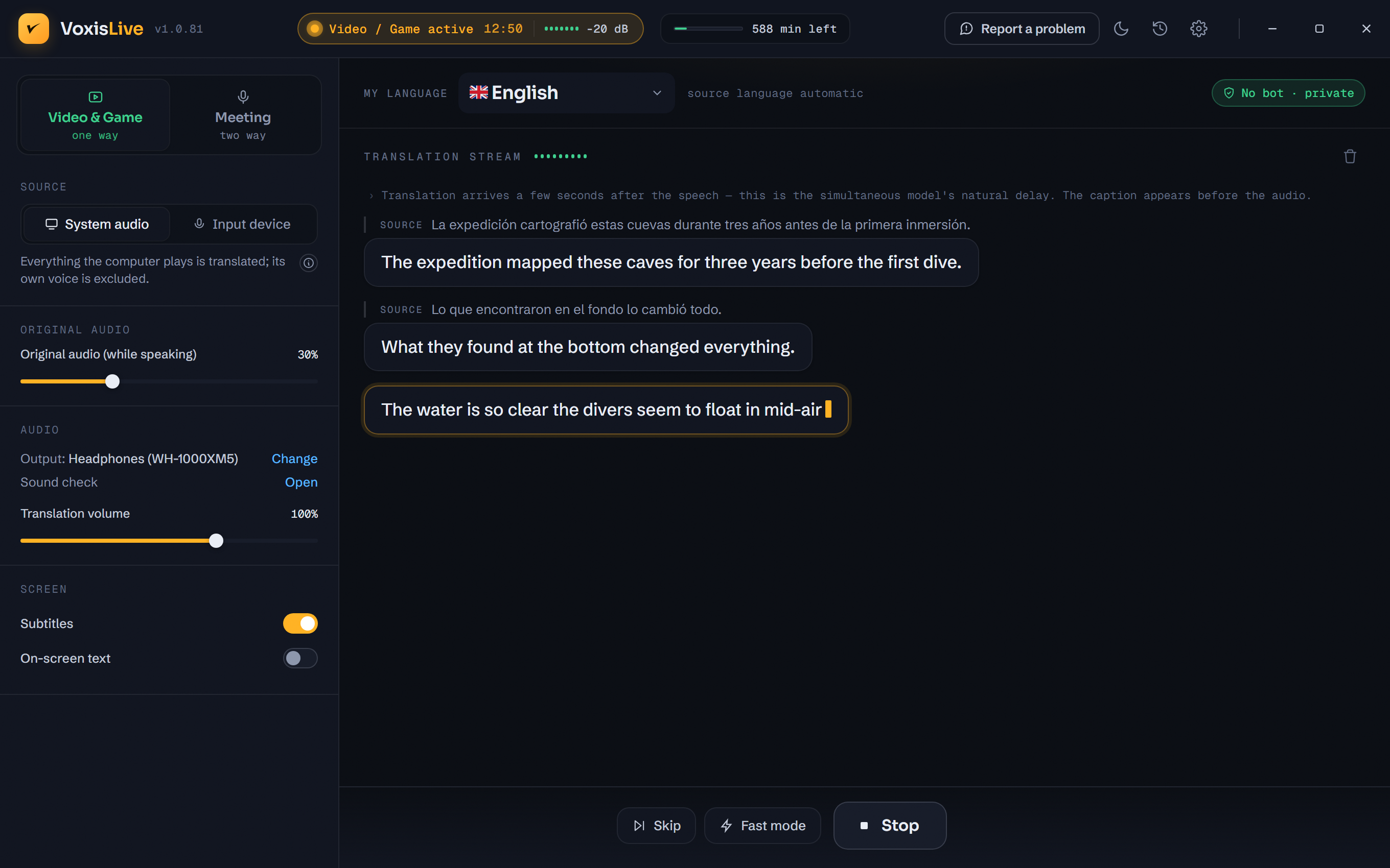 VoxisLive translating a video with a live bilingual transcript